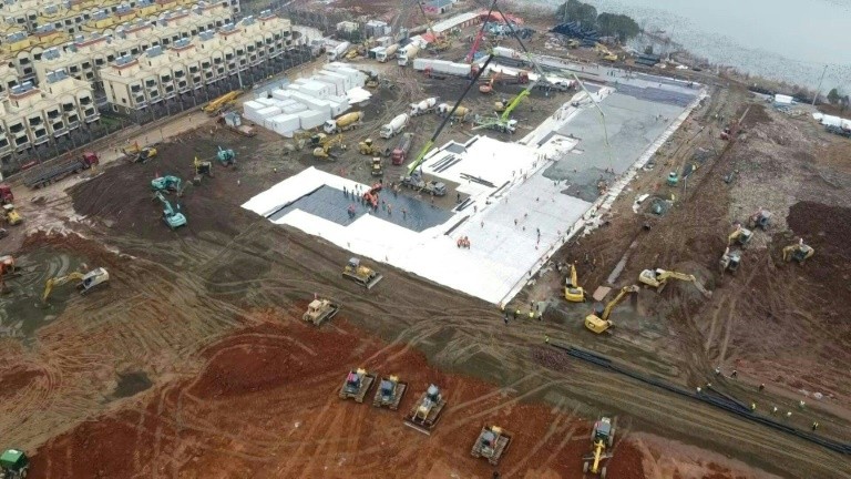 Aerial images show Chinese authorities racing to build a 1000-bed hospital in Wuhan, as the country battles to contain a deadly viral epidemic

COMPLETES VIDI1OF5MW_EN