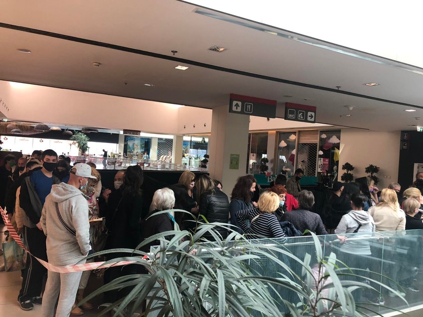 Gužve za vakcinaciju TC Ušće drugi dan