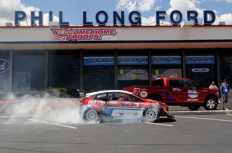 Pod maską tkwi 850 KM i napęd na cztery koła