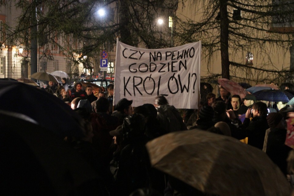 KRAKÓW WAWEL POGRZEB PARY PREZYDENCKIEJ PROTEST