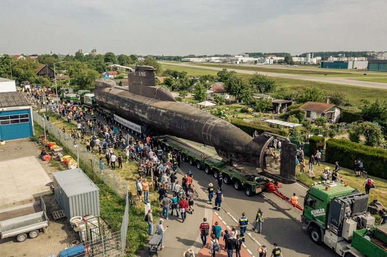 Transport 500-tonowego okrętu podwodnego drogami Niemiec