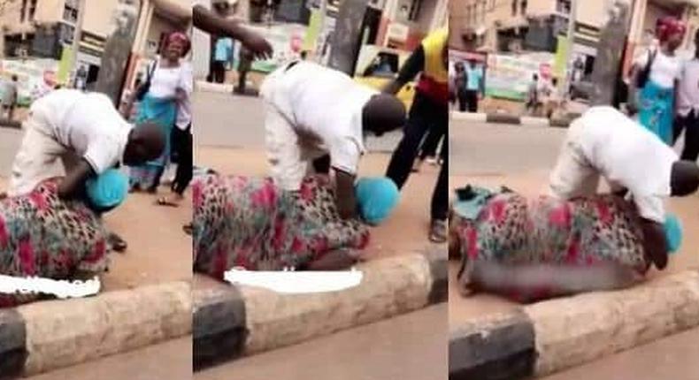 Two beggars fight over money (video)