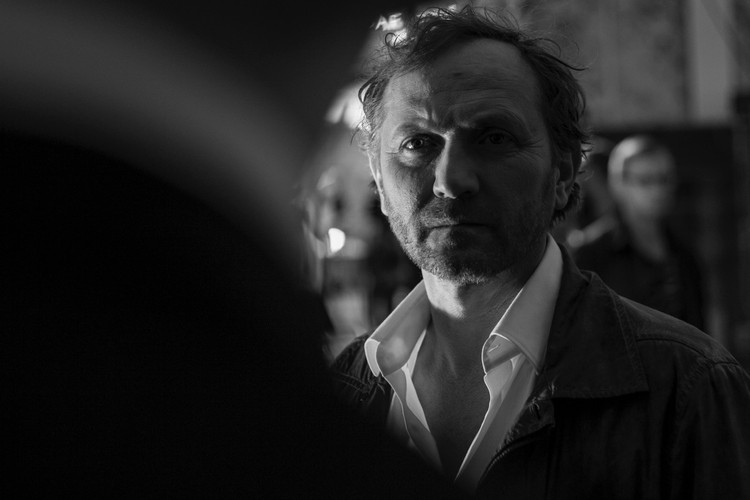 Andrzej Chyra w filmie 'Pomiędzy słowami'