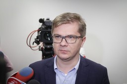 Sawicki: kim jest Latkowski? Czy realizuje cele służb?