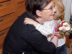 Na karnawałowe party czy do ludzi? Premier Kopacz w fatalnej stylizacji w Łomży