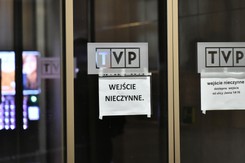 Przewodniczący Świrski niewpuszczony do TVP. KRRIT potępia takie zachowanie