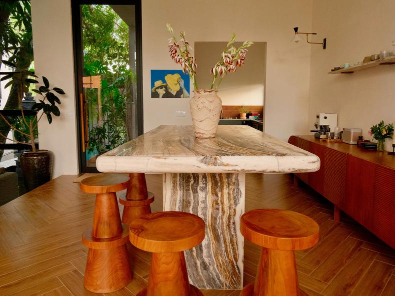 A stone table.Amanda Goh/Business Insider