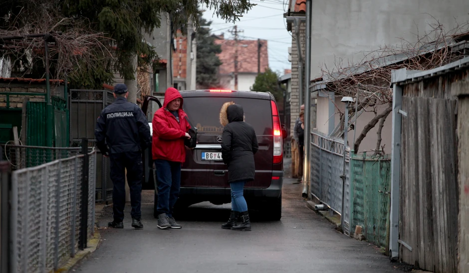 Policija, rodbina, prijatelji