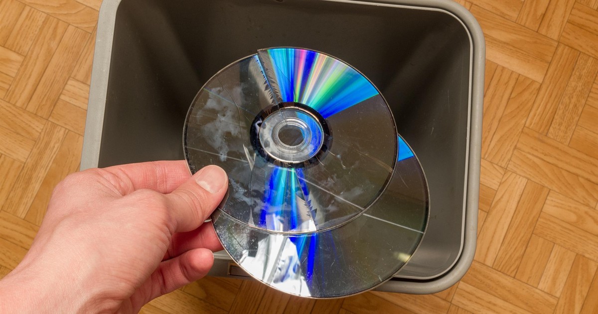 Gdzie wyrzucić płyty CD? Nigdy tego nie rób! To popularny błąd, za który grozi kara