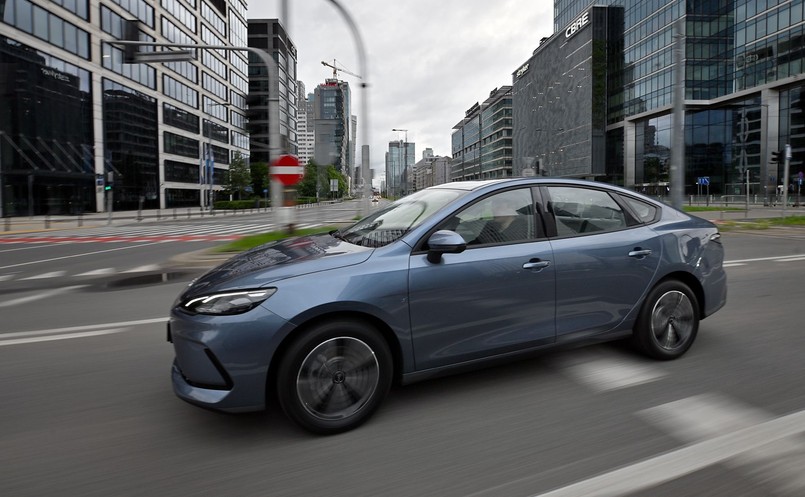 Nowy BYD Seal 5 DM-i