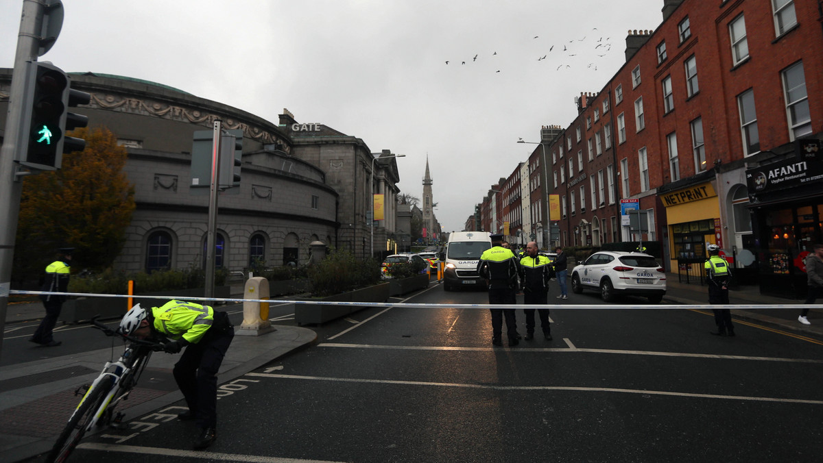 Pięć osób, w tym kilkuletnie dzieci, ranne po ataku nożownika w Dublinie