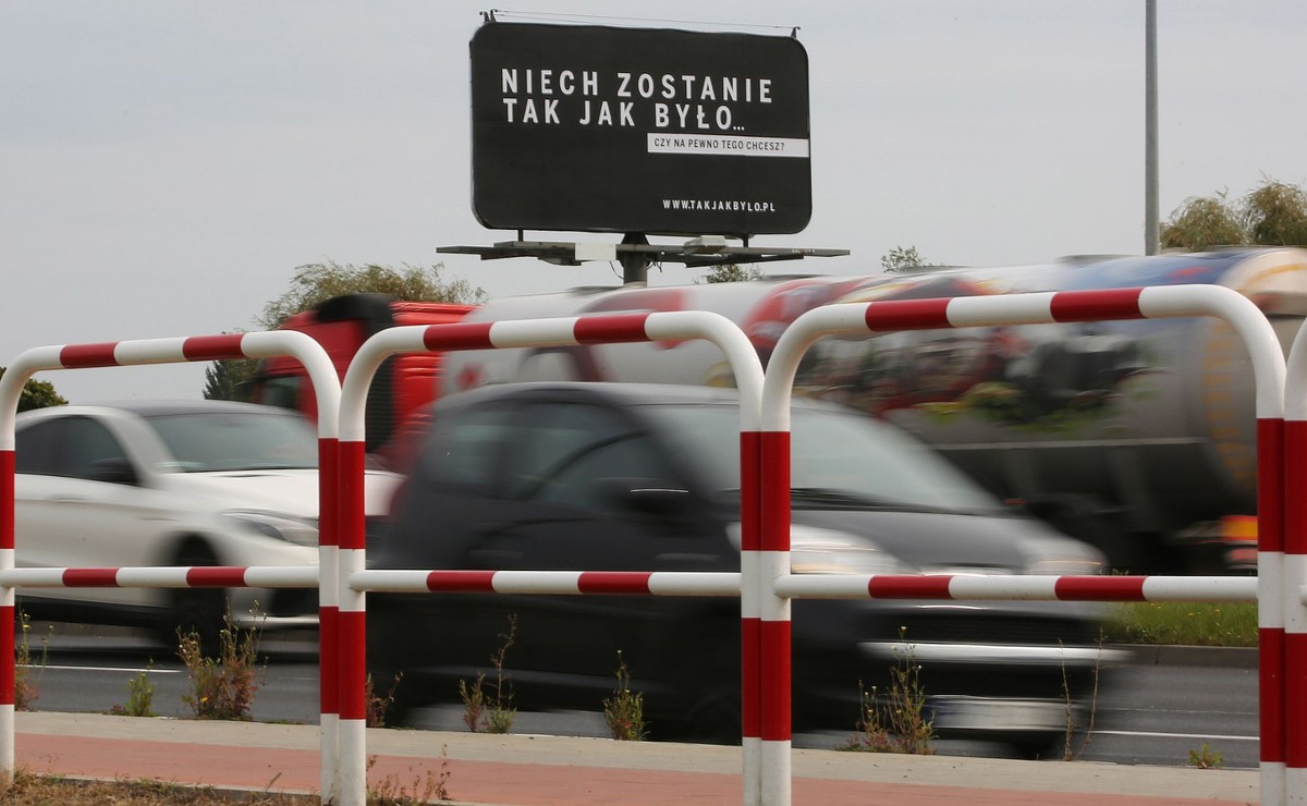 Zapytany o koszt kampanii wynoszący 19 mln zł. powiedział, że kwota ta została przeznaczona na emisję spotów, ekspozycję billboardów i działania w internecie.