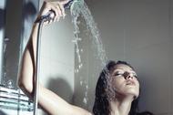 prysznic kobieta mycie woda