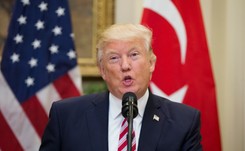 Nowe kłopoty Trumpa. 'NYT': Prezydent prosił szefa FBI o zamknięcie śledztwa ws. kontaktów generała Flynna z Rosjanami