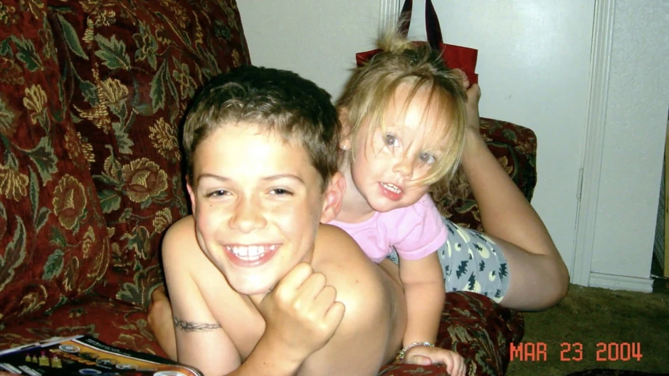 Paris Benet i njegova sestra Ela