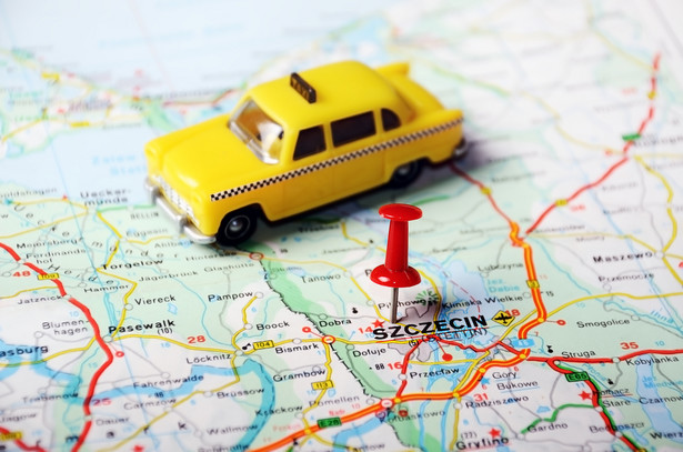 Licencja taksówkowa dotyczy określonego podmiotu (przedsiębiorcy), jak i przedmiotu (określonego pojazdu i obszaru).