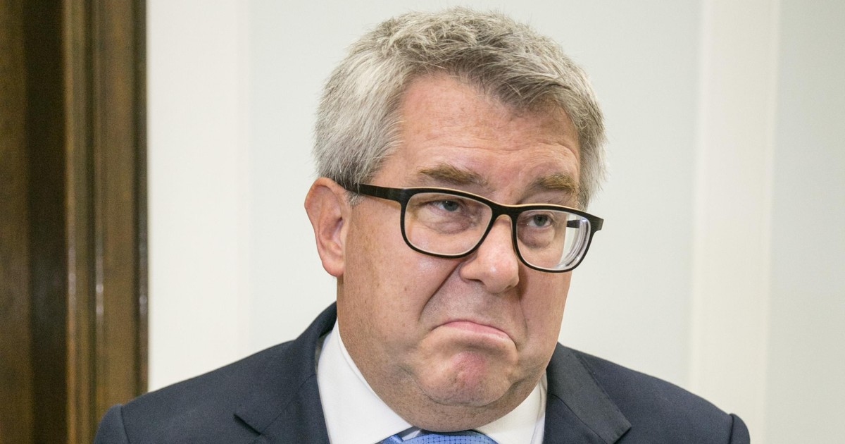 Ryszard Czarnecki ma problem. Europarlament go odwołą