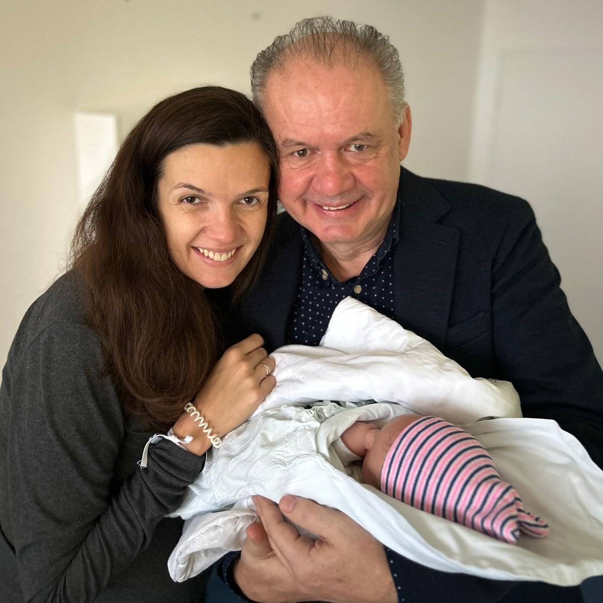 Andrej Kiska s dcérou Natáliou a vnúčikom Theom.