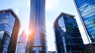 Ostre hamowanie na rynku biur. Czynsze pójdą w górę, najemcy walczą o każdy metr? [RAPORT]