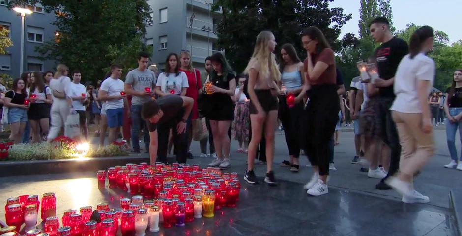 Na mestu nesreće sveće su palili i oni koji Petru nisu poznavali