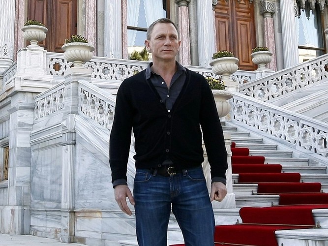 Daniel Craig