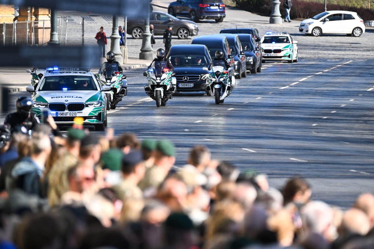Litwa żegna amerykańskich żołnierzy. Donald Trump wybiera golfa