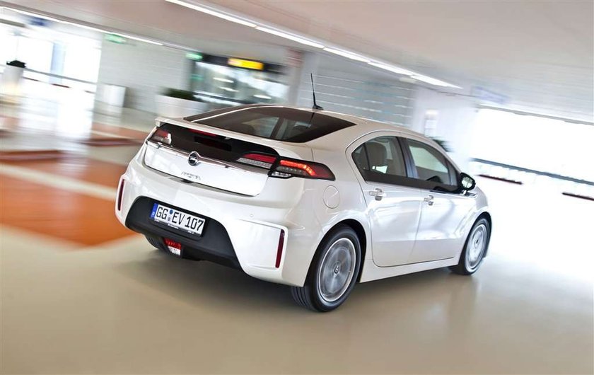 Opel Ampera samochodem roku