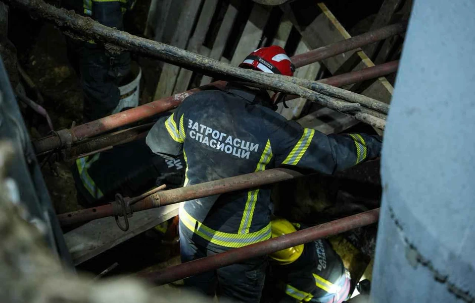 Vatrogasci nisu smeli da koriste građevinske mašine