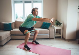 Vežbanje kod kuće zahteva kreativnost, disciplinu i istrajnost