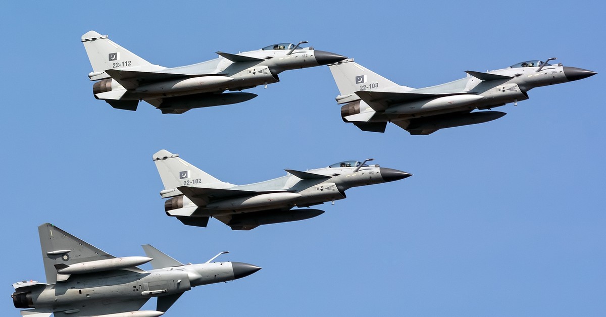 Chińskie rakiety strącają francuskie myśliwce! Rafale zestrzelone.