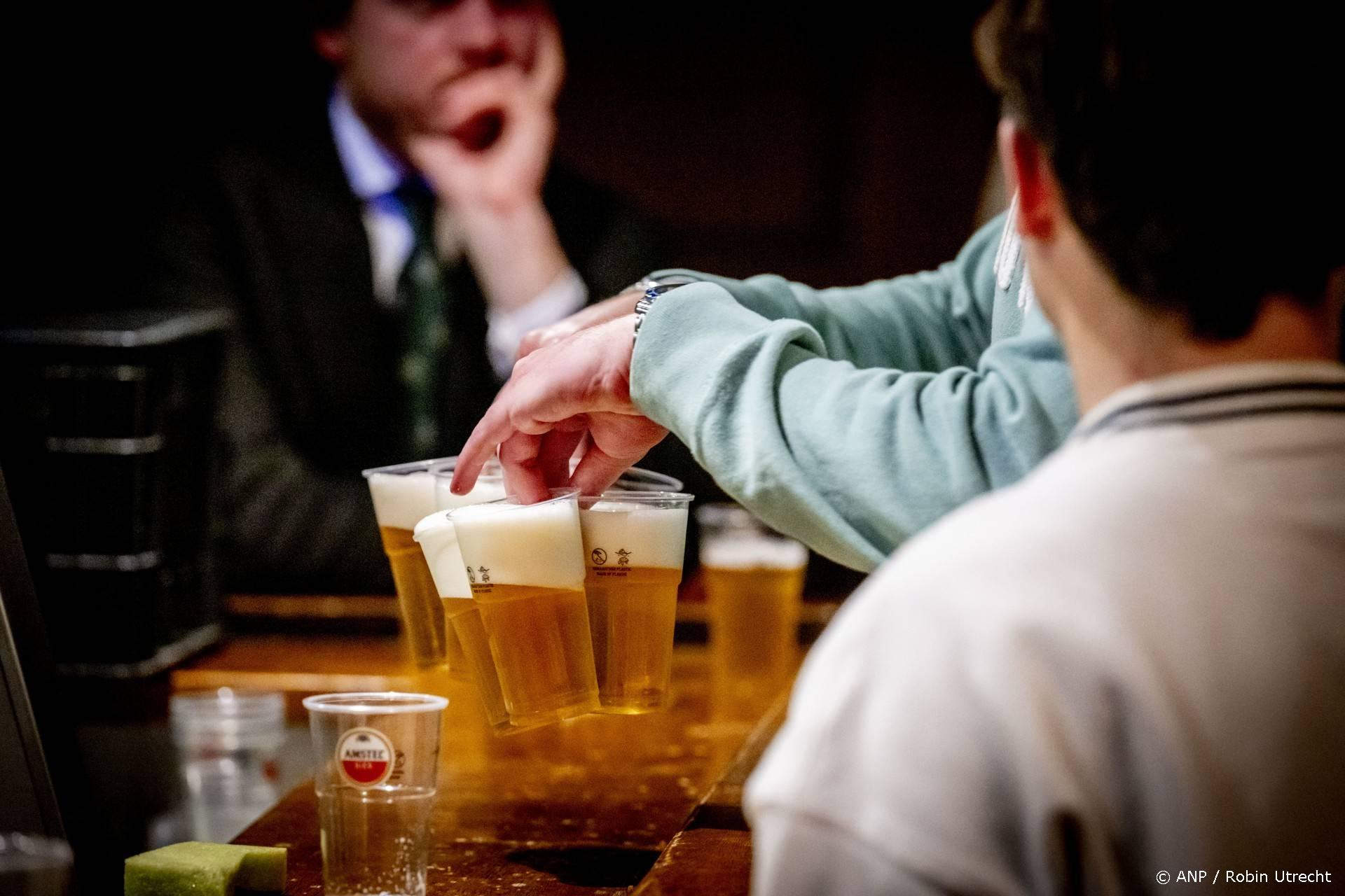 Alcoholindustrie speelt dubbelspel: publiek verantwoordelijk, privé lobbyen