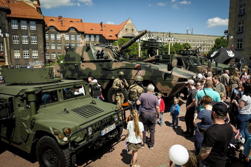 Katowice. Piknik militarny z okazji 100-lecia Powstań Śląskich