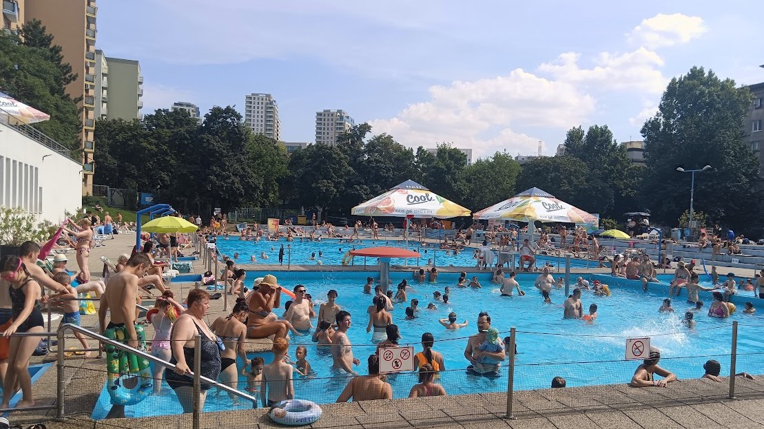 Kúpalisko Delfín v bratislavskom Ružinove. Ilustračné foto.