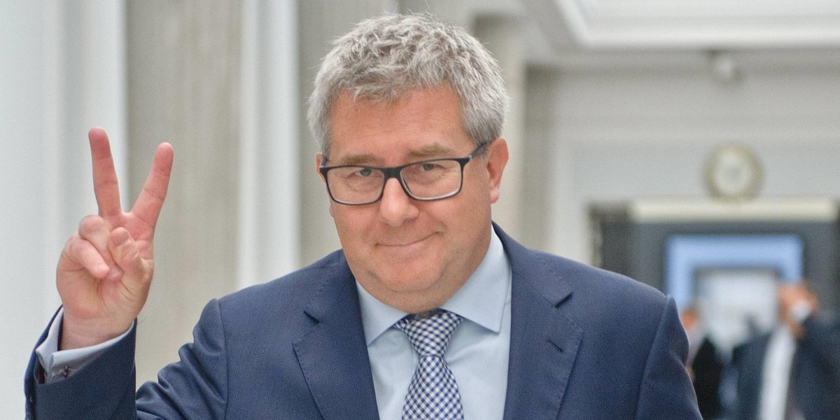 Czarnecki zapowiada: PiS będzie bronić Macierewicza