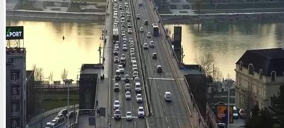 Gužva na Brankovom mostu u smeru ka gradu