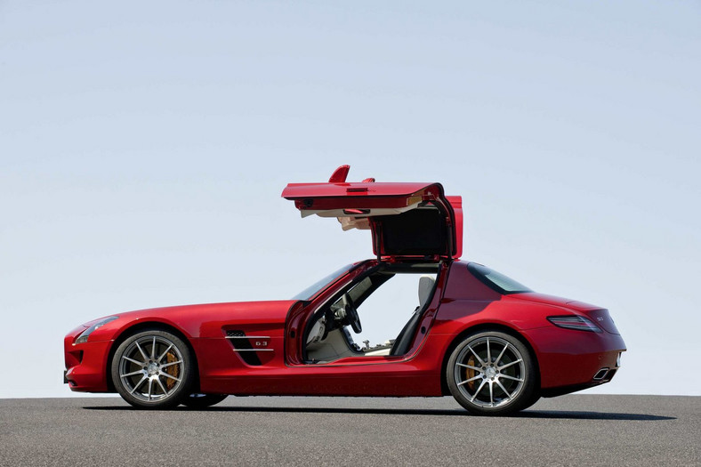 Mercedes SLS AMG Gullwing - Powrót legendy