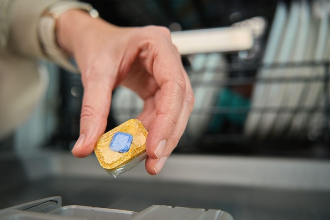 Tableta za pranje sudova je efikasan način za uklanjanje teških mrlja