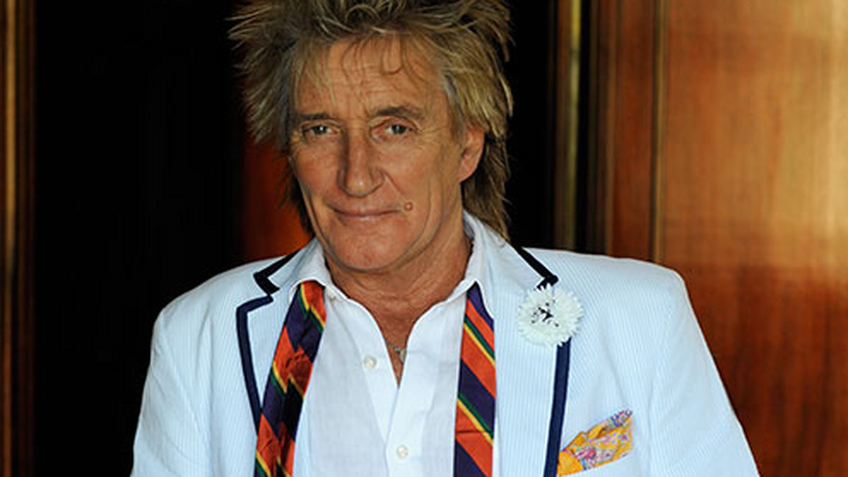 28 maja w łódzkiej Atlas Arenie wystąpi Rod Stewart. Artysta obdarzony jednym z najbardziej charakterystycznych głosów świata oraz wokalista, którego ballady weszły do kanonu największych przebojów muzyki popularnej przyjedzie do Polski w ramach trasy "Hits 2016". Prezentujemy zbiór 10 faktów o Rodzie Stewarcie, które powinien znać każdy uczestnik koncertu w Łodzi!