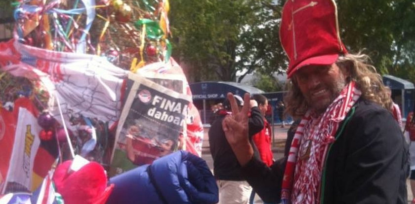 Szalony kibic! Przyjechał na Wembley...[WIDEO]