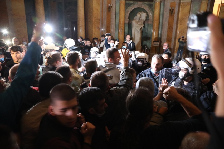 Protest ispred Skupstine Srbije