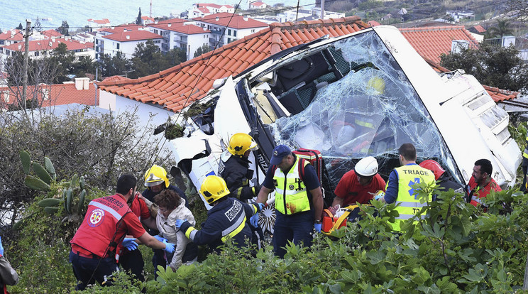 Buszbaleset Madeira szigetén /Fotó: MTI