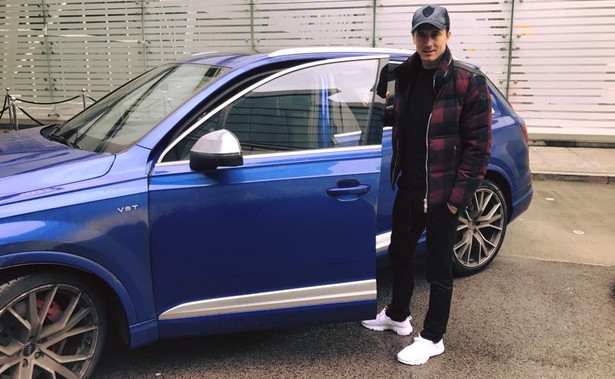 Robert Lewandowski z żoną w Polsce za kierownicą nowego audi SQ7. "Chwalą sobie bardzo"