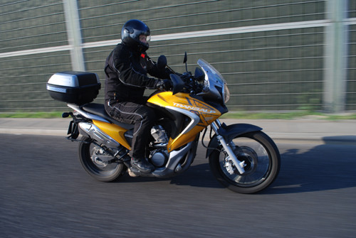 Honda Transalp turystykę ma w genach