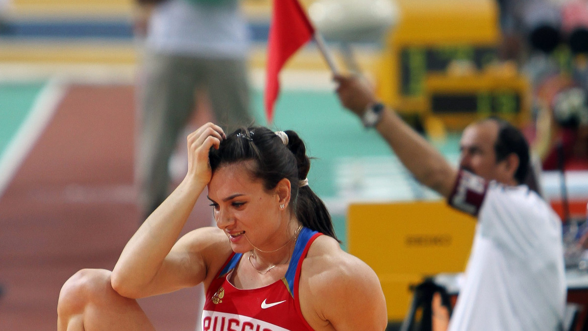 Rekordzistka świata w skoku o tyczce Jelena Isinbajewa poinformowała w piątek, że po rocznym rozbracie ze sportem wróci do rywalizacji na początku przyszłego roku. "Teraz prowadzę normalne życie, ale jest ono... nudne" - powiedział Rosjanka.