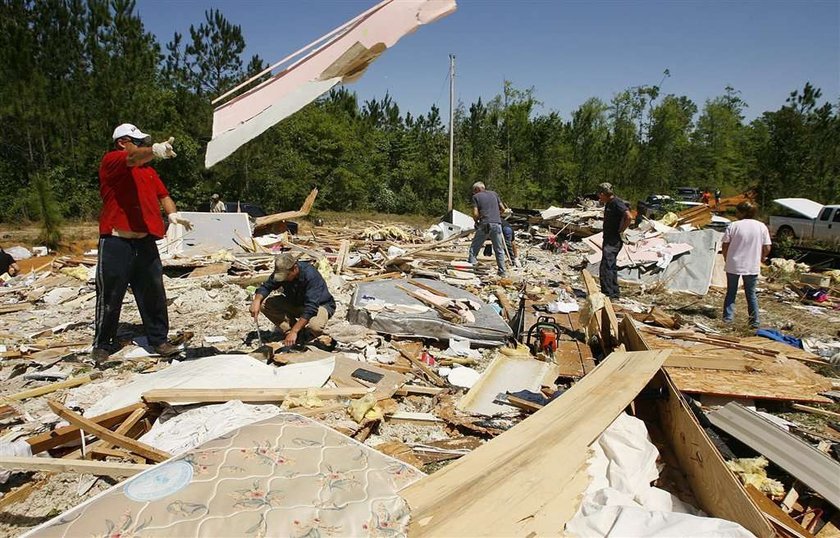 Tragedia w USA. 62 tornada przeszły nad Stanami