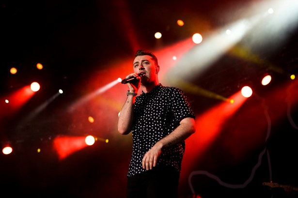 Sam Smith i dziewczyna z tatuażem. I to nie jednym