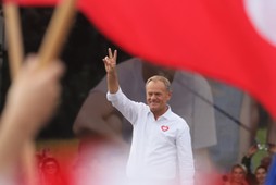 Donald Tusk na Marszu Miliona Serc w Warszawie