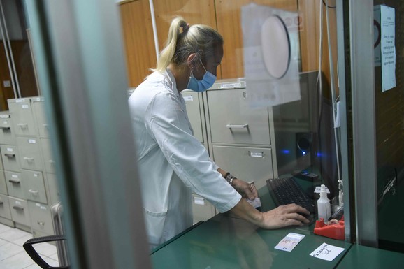 (VIDEO) Roditelji doveli devojčicu (13) iz Srbije kod lekara: Imala česte glavobolje, vrtoglavicu, mučnine, a kada su joj uradili KRVNU SLIKU samo što se nisu SRUŠILI