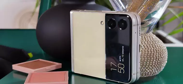 Samsung Galaxy Z Flip3 - test składanego smartfona w kształcie puderniczki