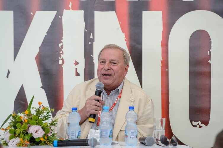Jerzy Stuhr podczas spotkania z widzami w Cafe Kocham Kino